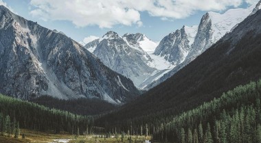 看柚子影视我先做一件小事：围绕镜头是不是只选一面去把轴线起点终点读完整——读完更顺